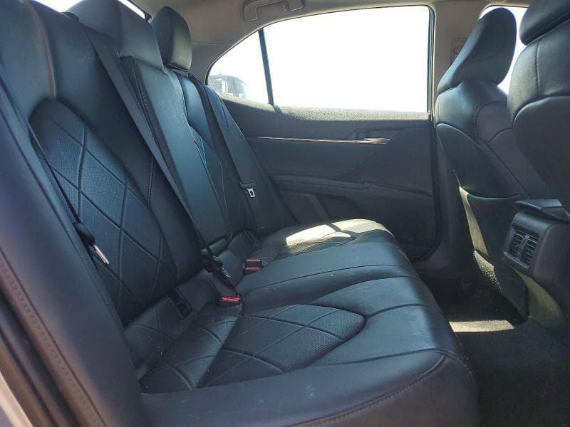 2018 TOYOTA CAMRY HYBRID XLE 10