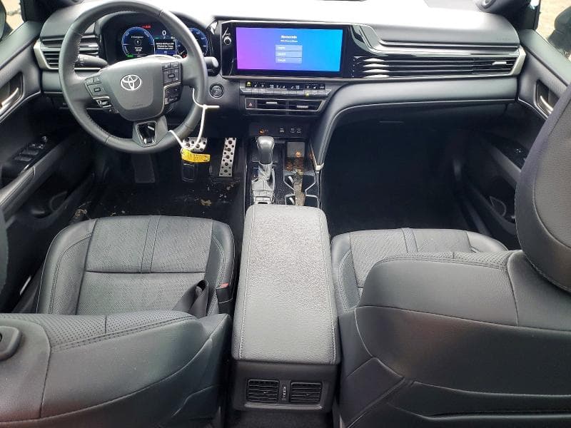 2025 TOYOTA CAMRY XSE 8