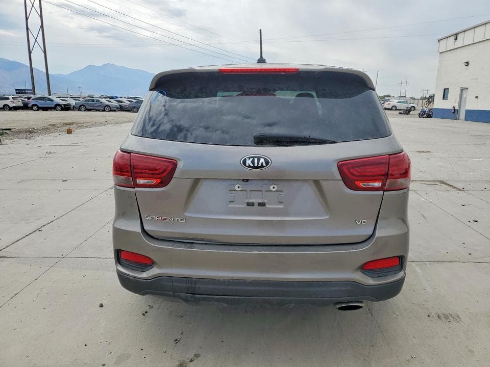 2019 KIA SORENTO LX V6 6
