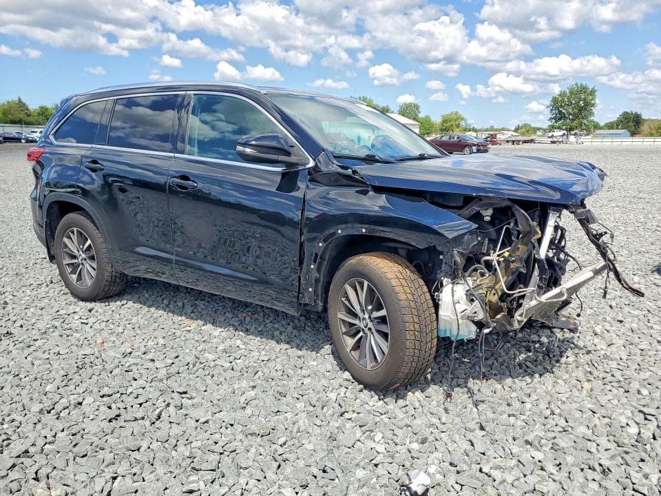 2018 TOYOTA HIGHLANDER XLE 4