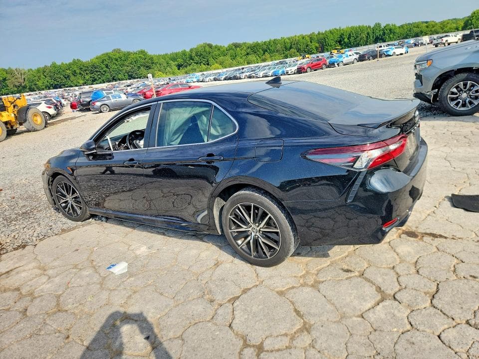2022 TOYOTA CAMRY SE 2