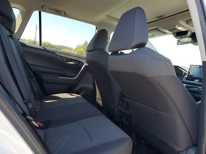 2022 TOYOTA RAV4 XLE 10