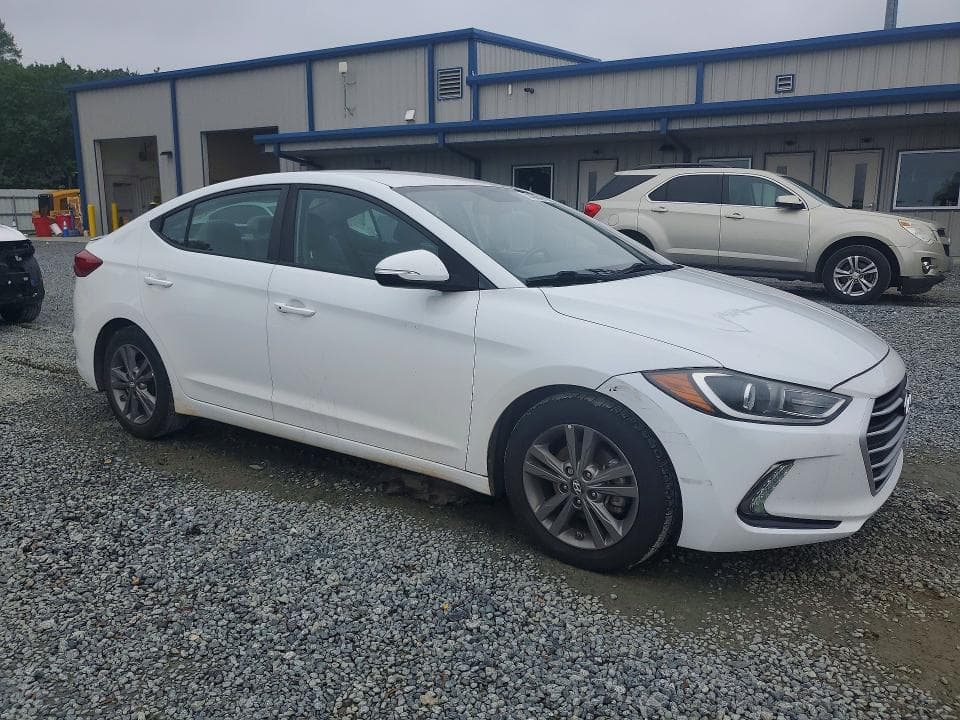 2017 HYUNDAI ELANTRA SE 4