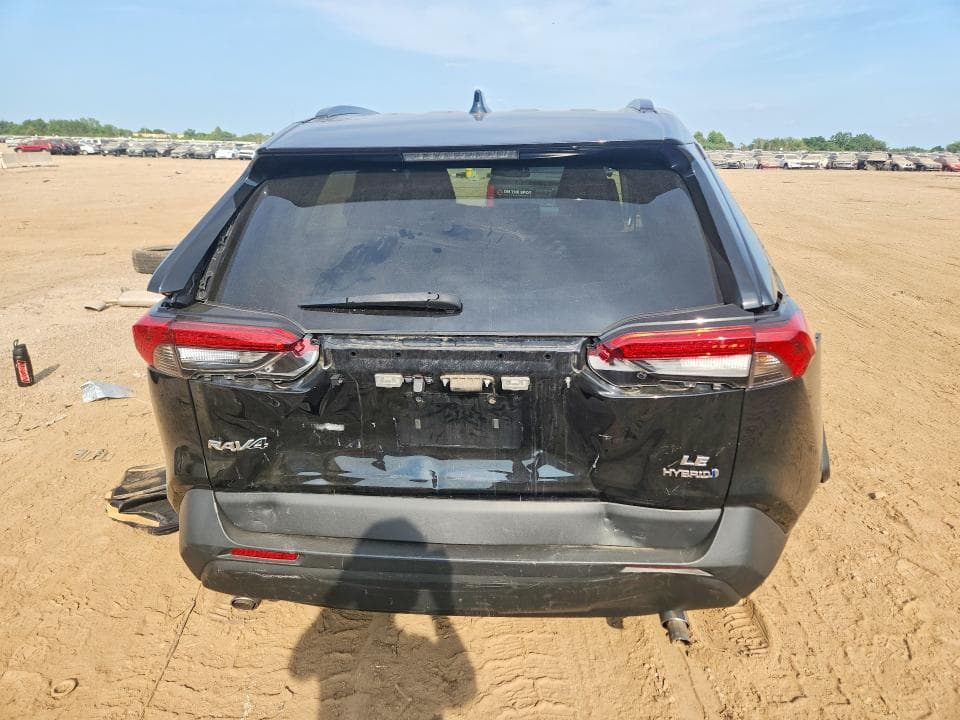 2022 TOYOTA RAV4 LE 6