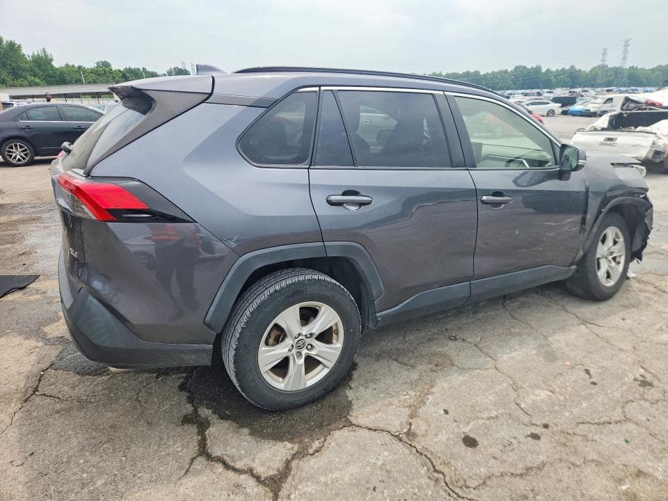 2019 TOYOTA RAV4 XLE 3