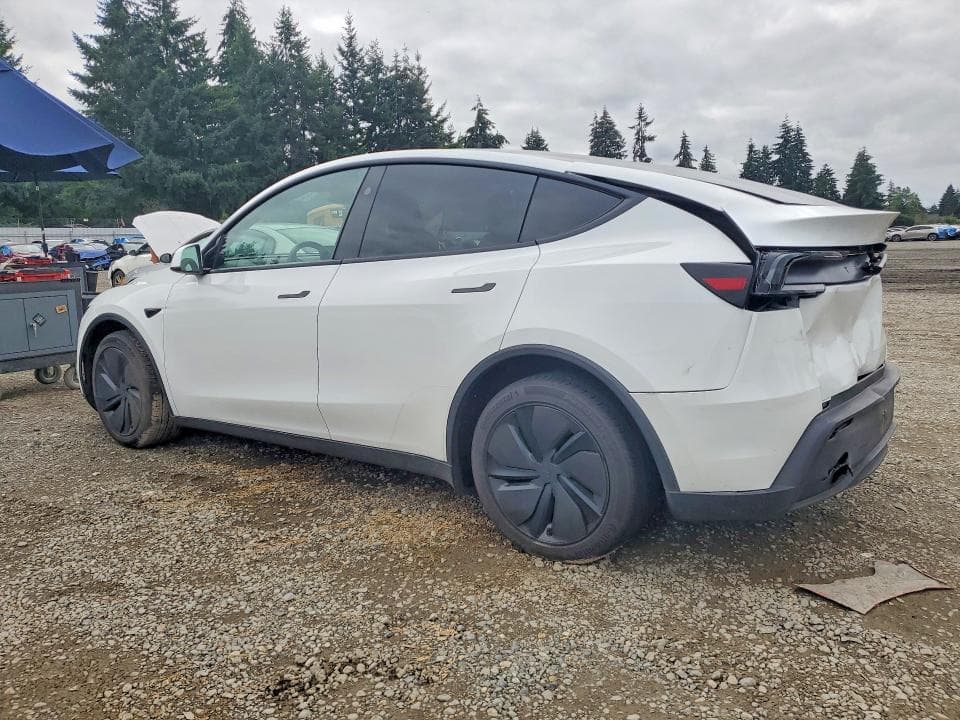 2026 TESLA MODEL Y 2