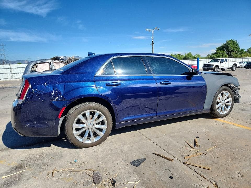 2017 CHRYSLER 300 LIMITED 3