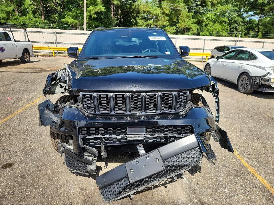 2023 JEEP GRAND CHEROKEE L LAREDO 5