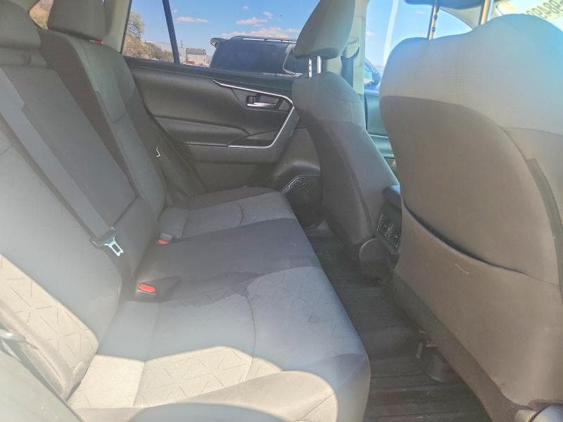 2020 TOYOTA RAV4 XLE 11