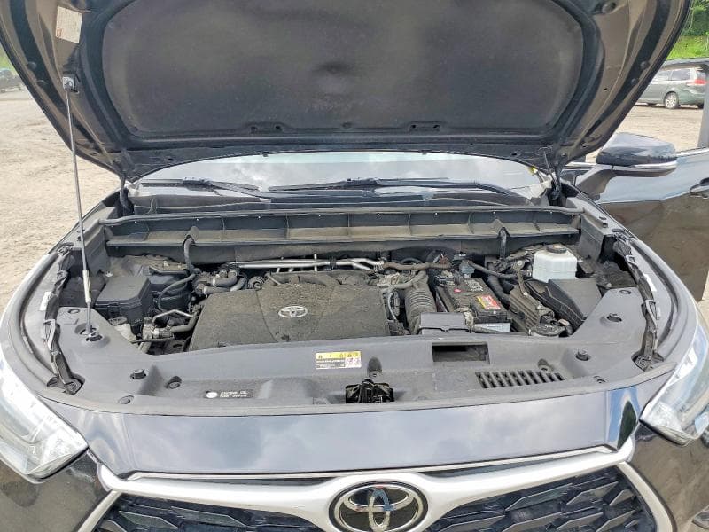 2020 TOYOTA HIGHLANDER LE 12