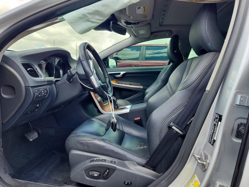 2017 VOLVO S60 PLATINUM 7