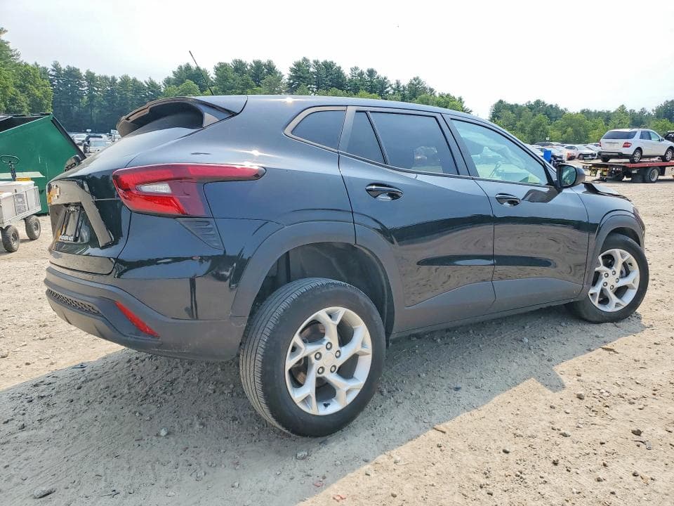 2024 CHEVROLET TRAX LS 3