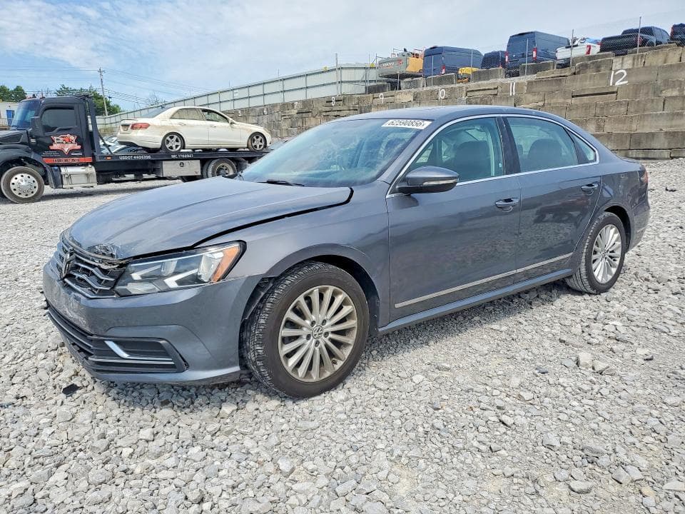 2017 VOLKSWAGEN PASSAT SE - 1
