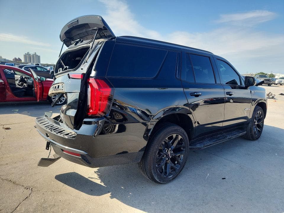 2022 GMC YUKON AT4 3