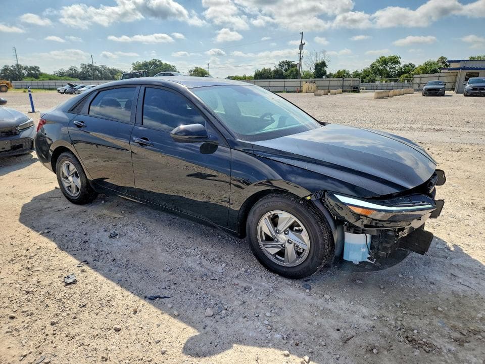 2026 HYUNDAI ELANTRA SE 4