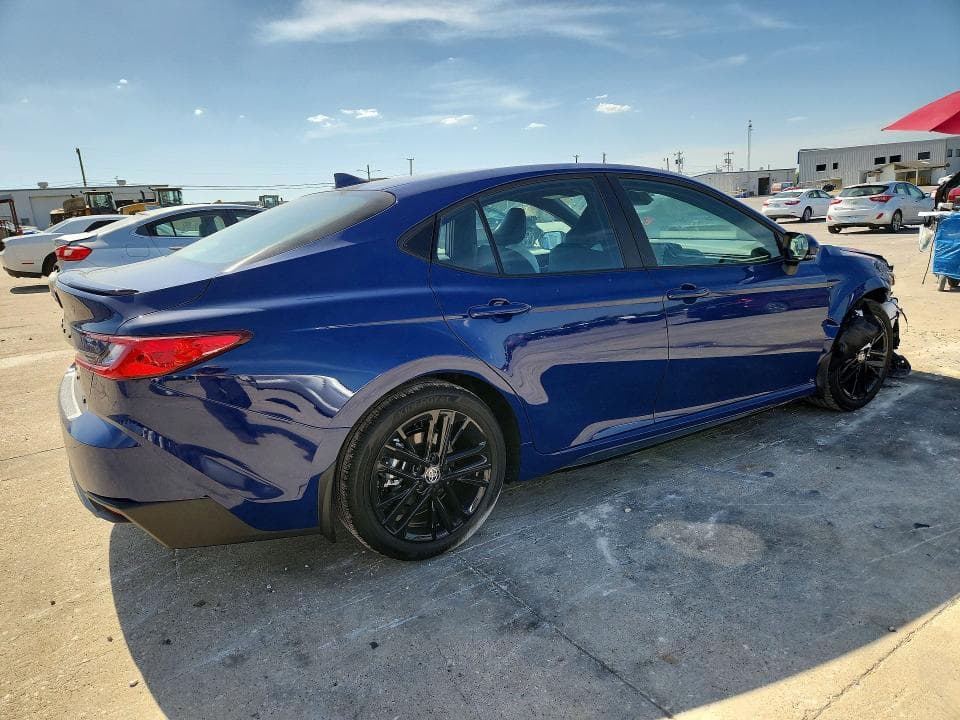 2026 TOYOTA CAMRY SE 3