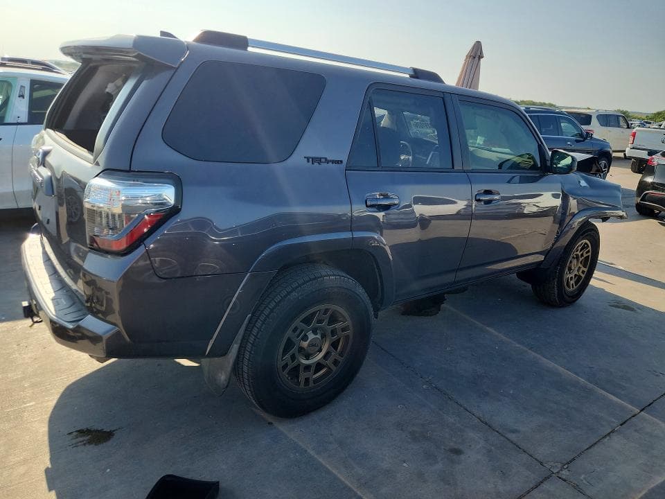 2021 TOYOTA 4RUNNER SR5 3