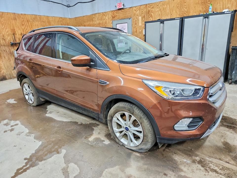2017 FORD ESCAPE SE 4