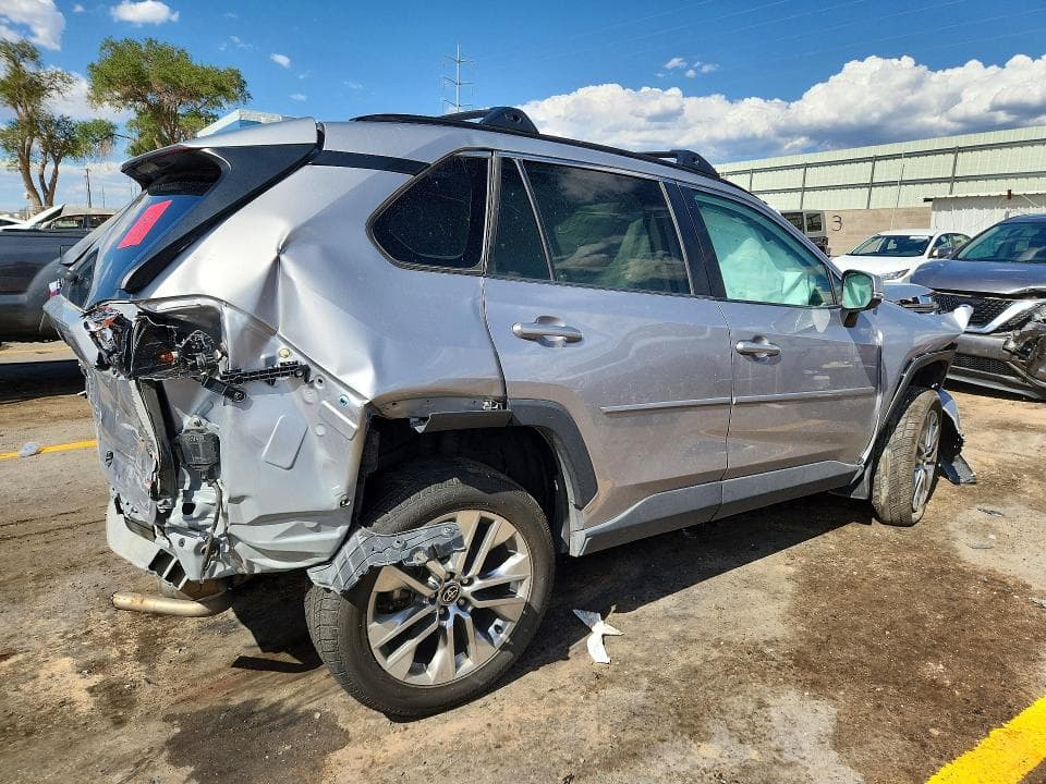 2021 TOYOTA RAV4 XLE PREMIUM 3