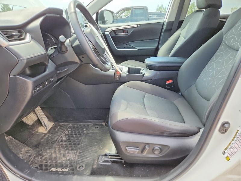 2024 TOYOTA RAV4 XLE 7