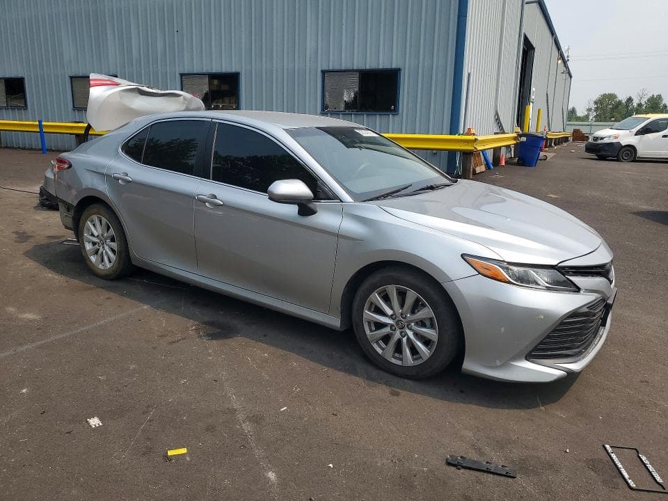 2018 TOYOTA CAMRY LE 4