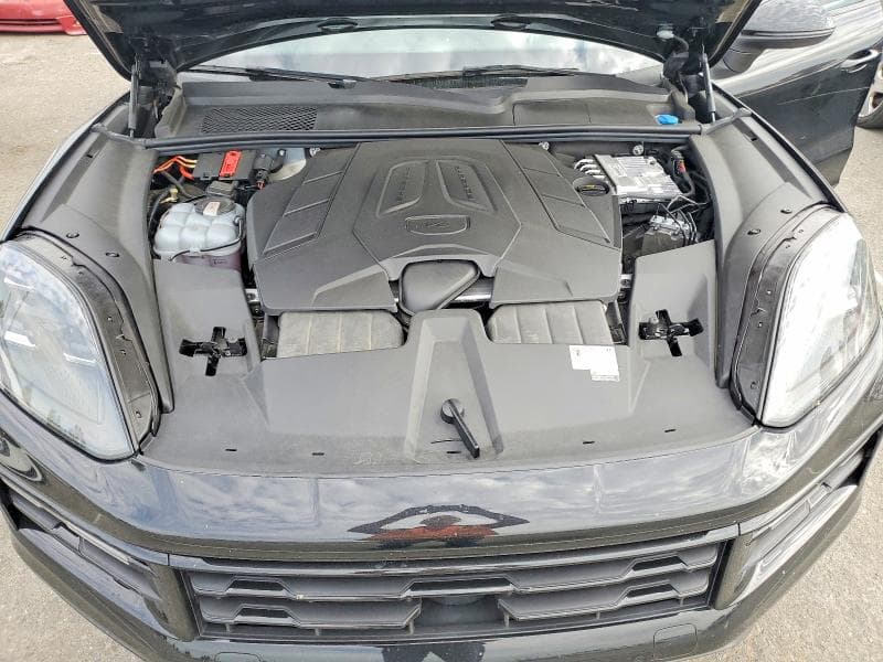 2024 PORSCHE CAYENNE 11