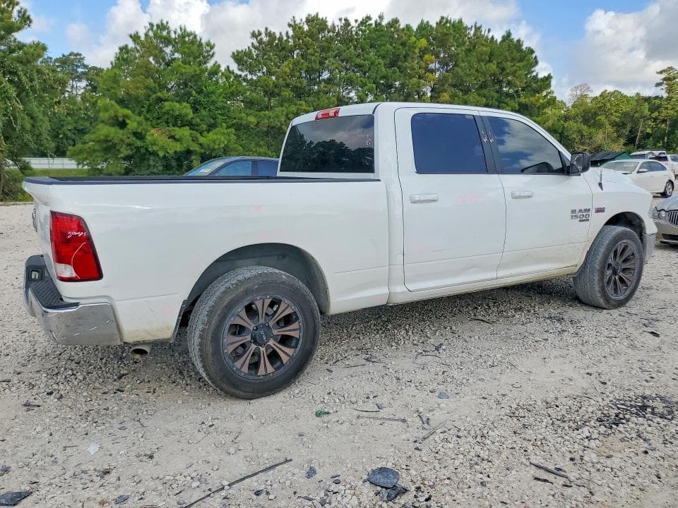 2020 RAM 1500 CLASSIC SLT 3