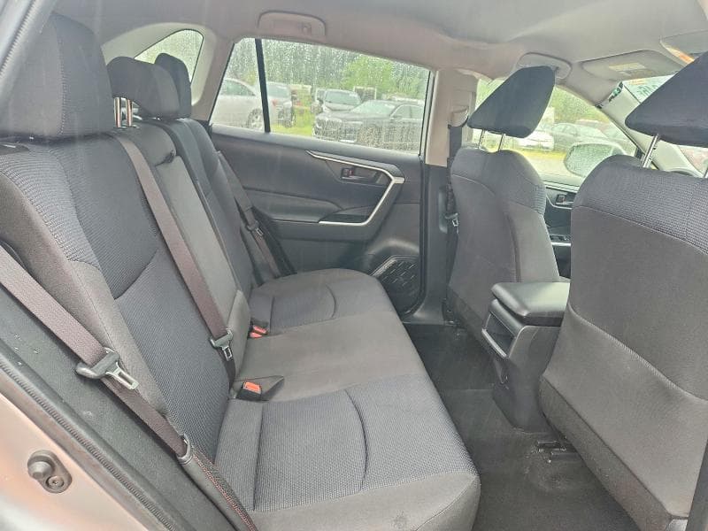 2019 TOYOTA RAV4 LE 10