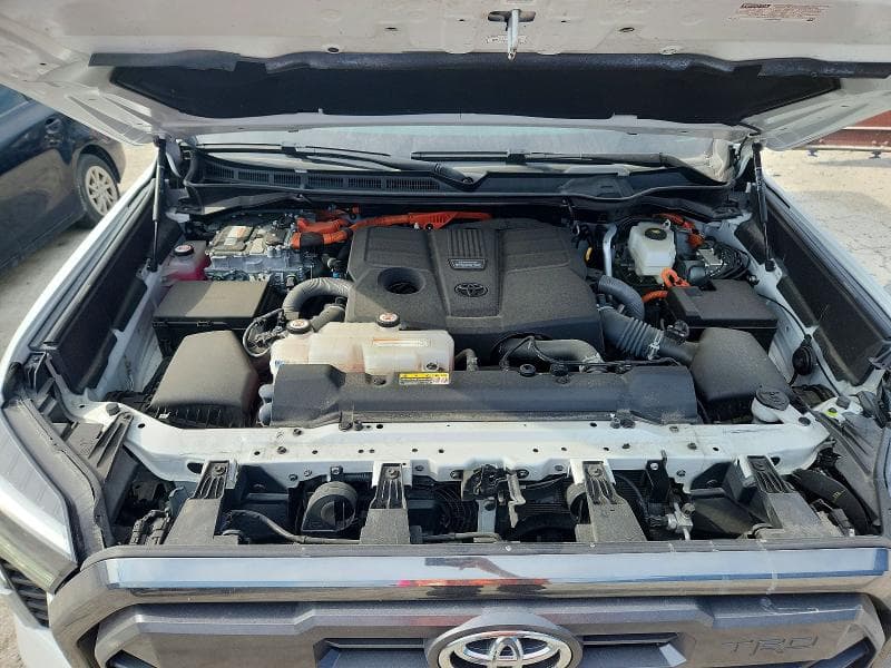 2025 TOYOTA TUNDRA PLATINUM HV 11