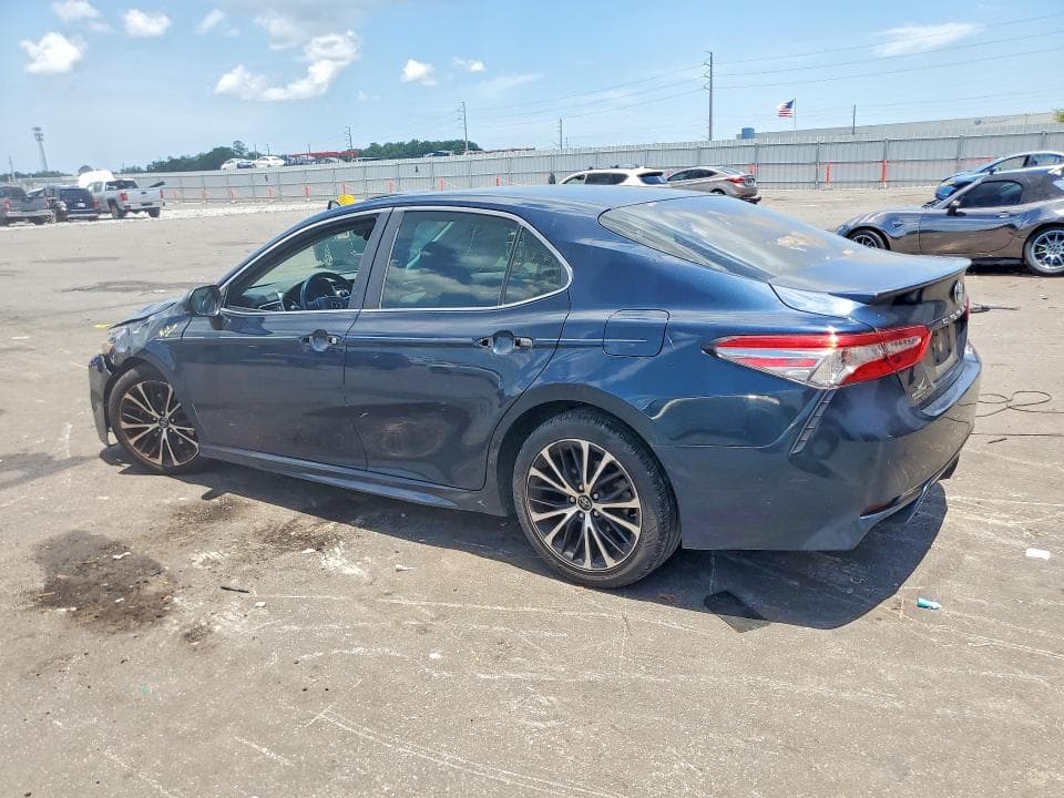 2018 TOYOTA CAMRY SE 2