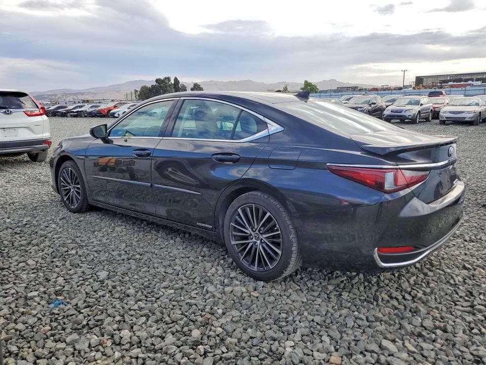 2022 LEXUS ES 300H BASE 2