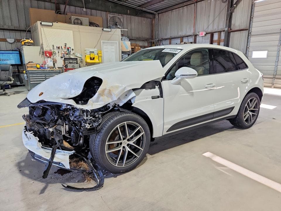 2026 PORSCHE MACAN T - 1