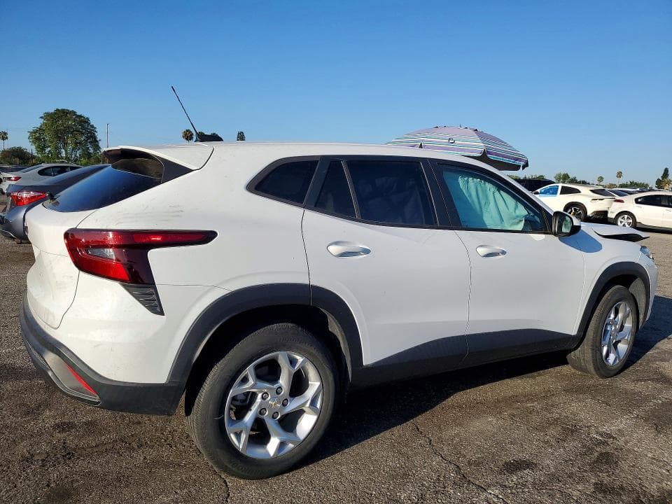 2024 CHEVROLET TRAX LS 3