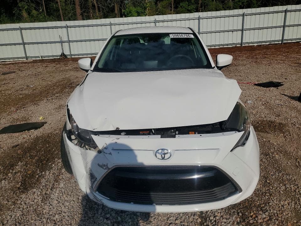 2017 TOYOTA YARIS IA BASE 5