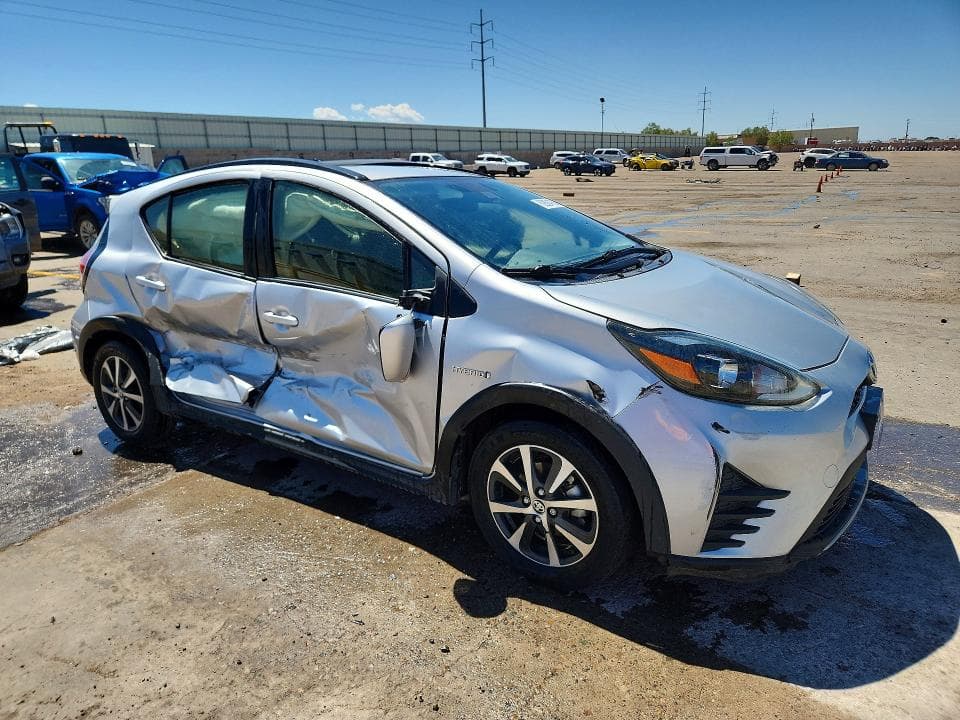 2018 TOYOTA PRIUS C TWO 4