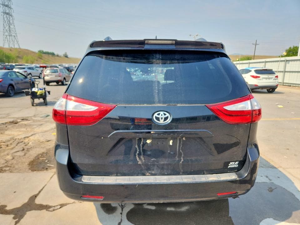 2018 TOYOTA SIENNA XLE 7-PASSENGER 6