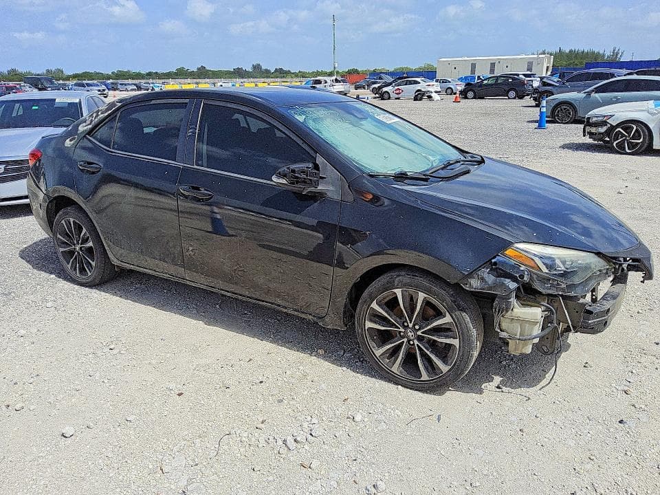 2018 TOYOTA COROLLA SE 4