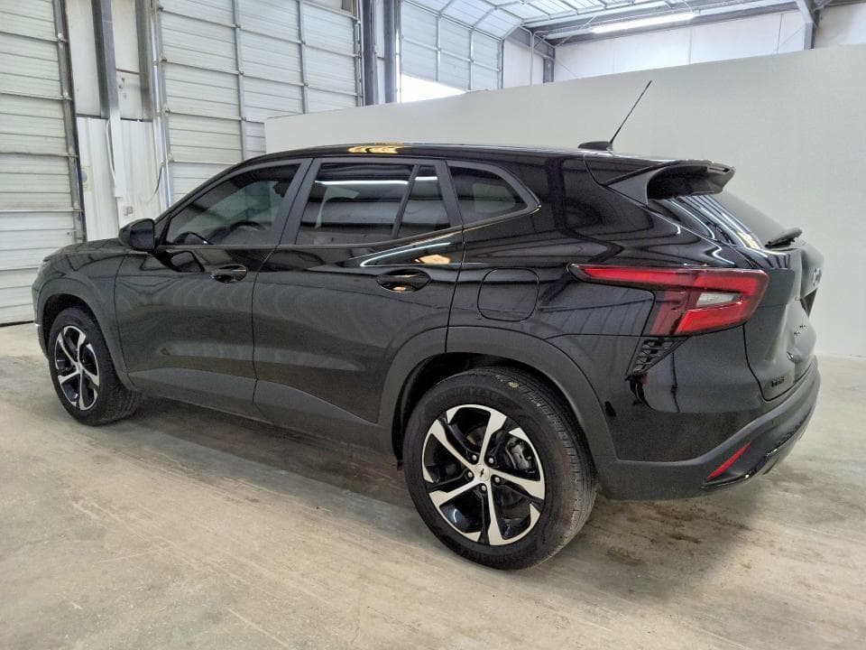 2025 CHEVROLET TRAX 1RS 2
