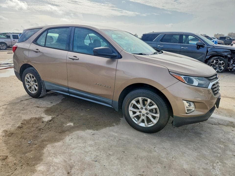 2018 CHEVROLET EQUINOX LS 4