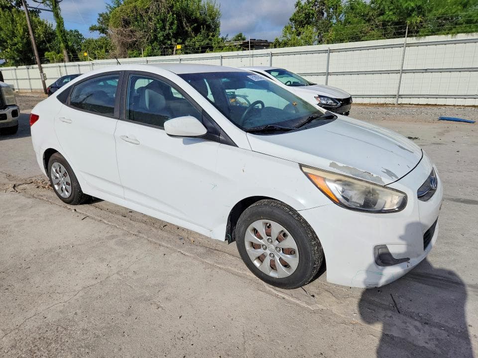 2017 HYUNDAI ACCENT SE 4