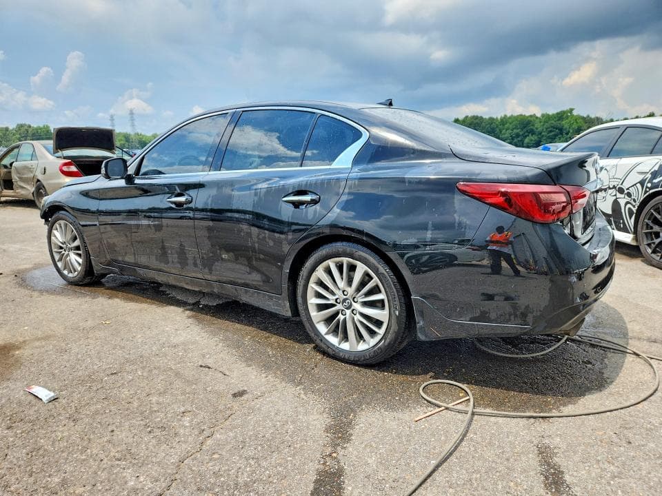 2021 INFINITI Q50 LUXE 2