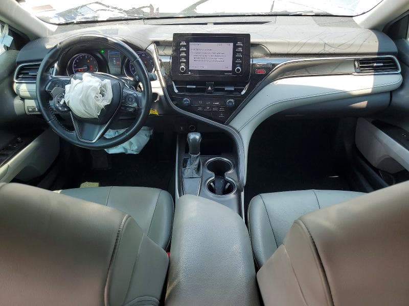 2021 TOYOTA CAMRY SE 8