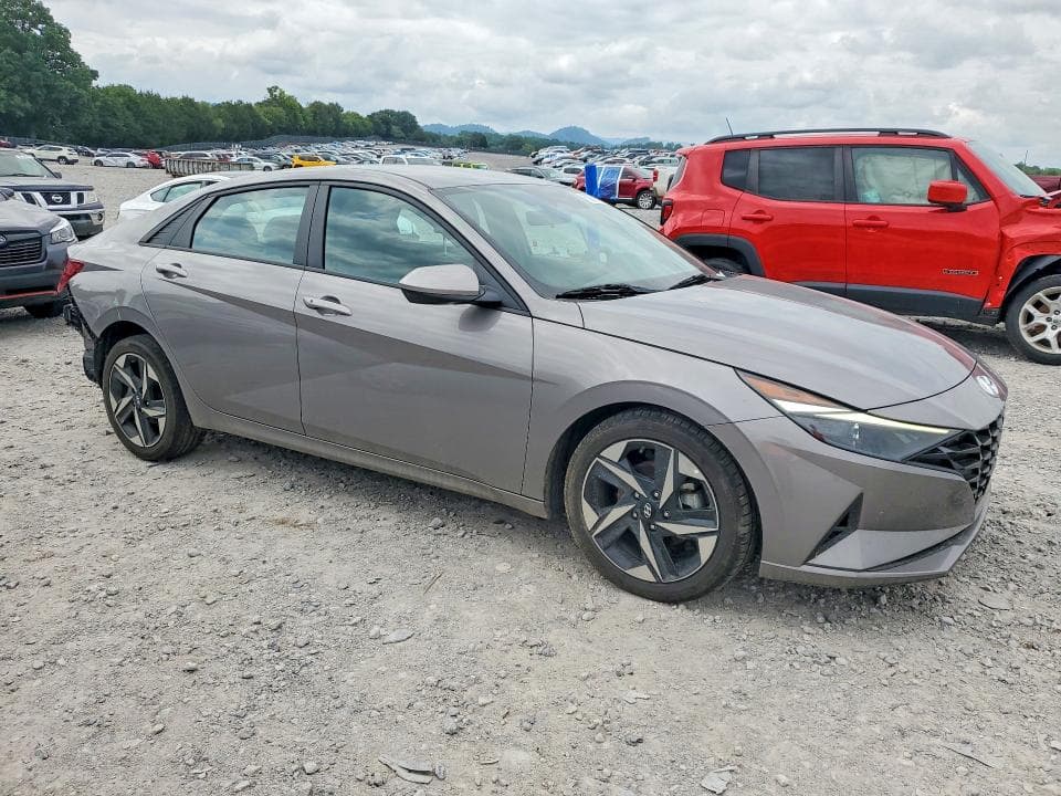 2023 HYUNDAI ELANTRA SEL 4