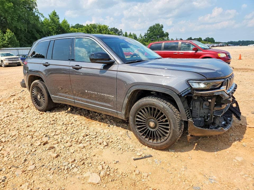 2023 JEEP GRAND CHEROKEE LAREDO 4