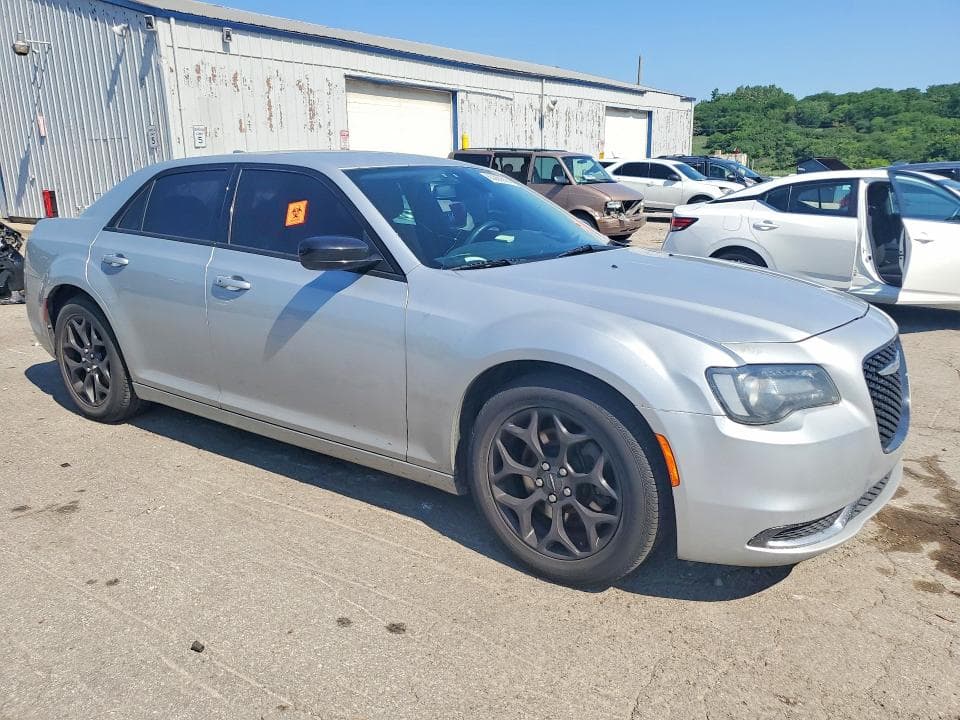 2019 CHRYSLER 300 TOURING 4