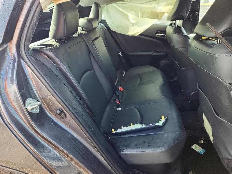 2018 TOYOTA PRIUS FOUR 10