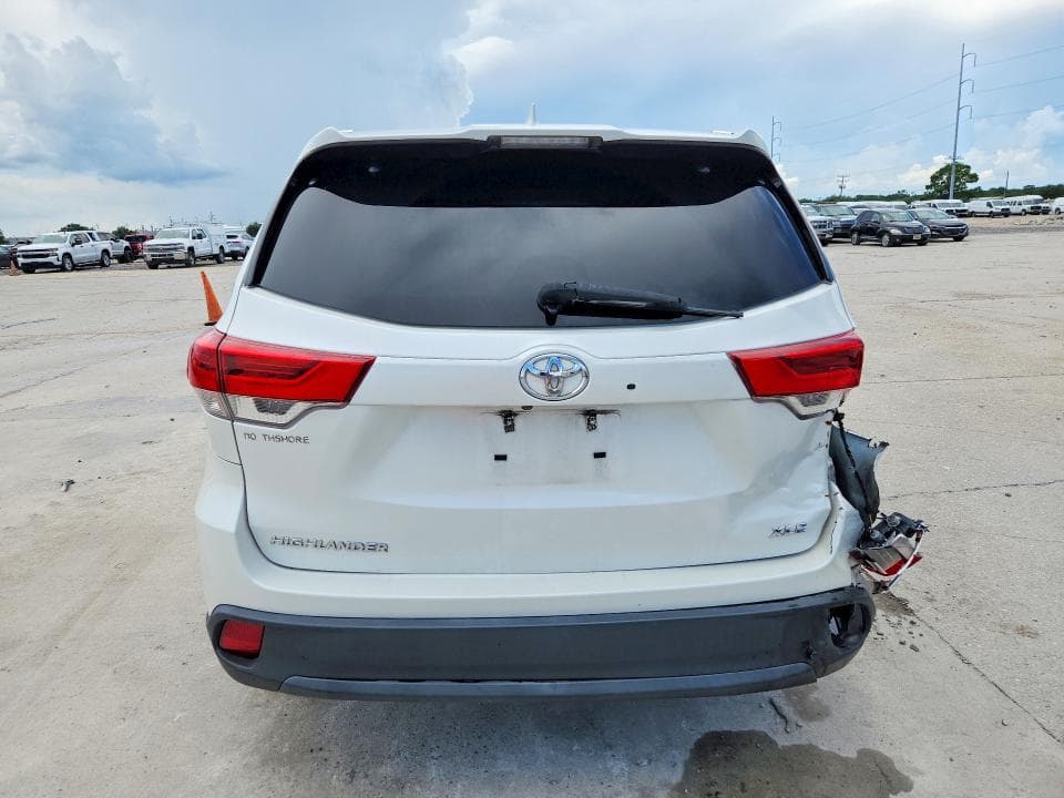 2017 TOYOTA HIGHLANDER XLE 6
