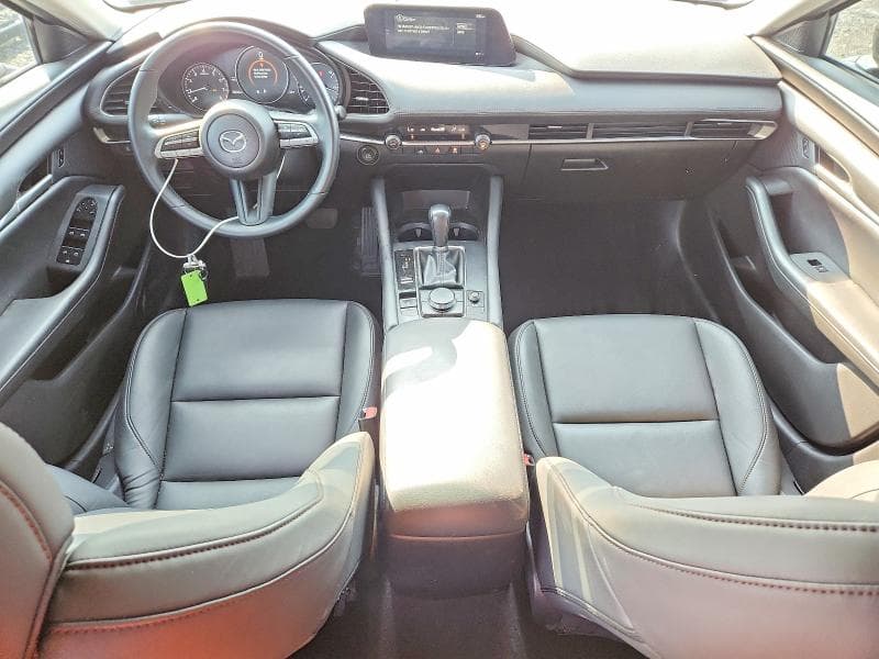 2021 MAZDA 3 SELECT 8