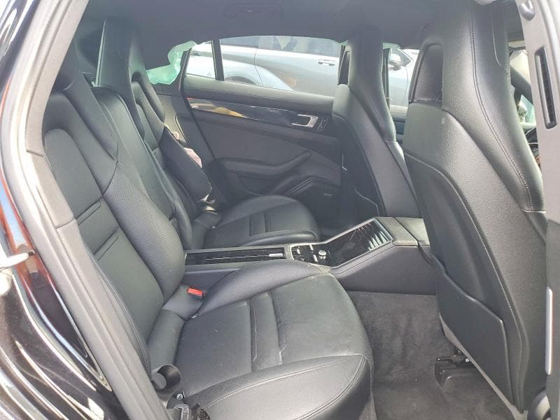 2018 PORSCHE PANAMERA 4S 10