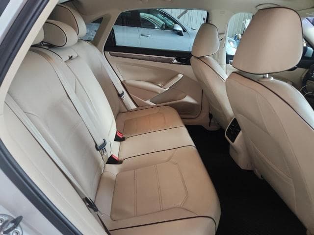 2017 VOLKSWAGEN PASSAT SE 10